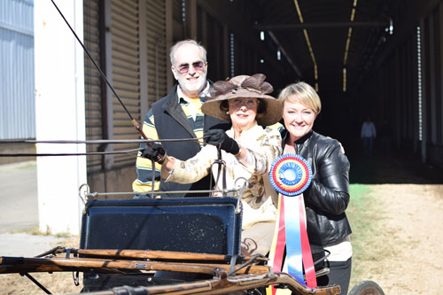 Susan Aschenbrenner celebrated her winning ways with CH Callaway's Cumulus with husband John and trainer Amanda Simpson.